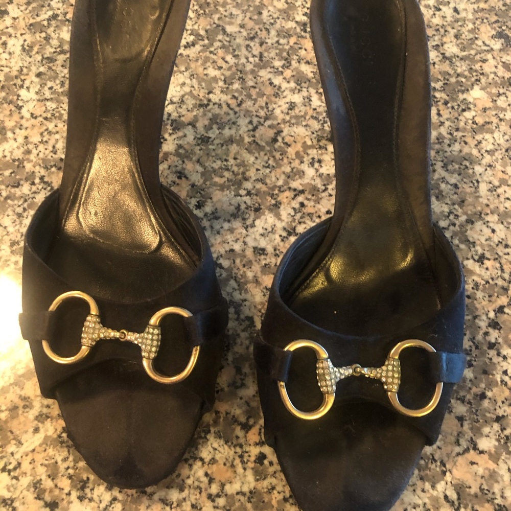 Gucci kitten heels with diamonde horsebit